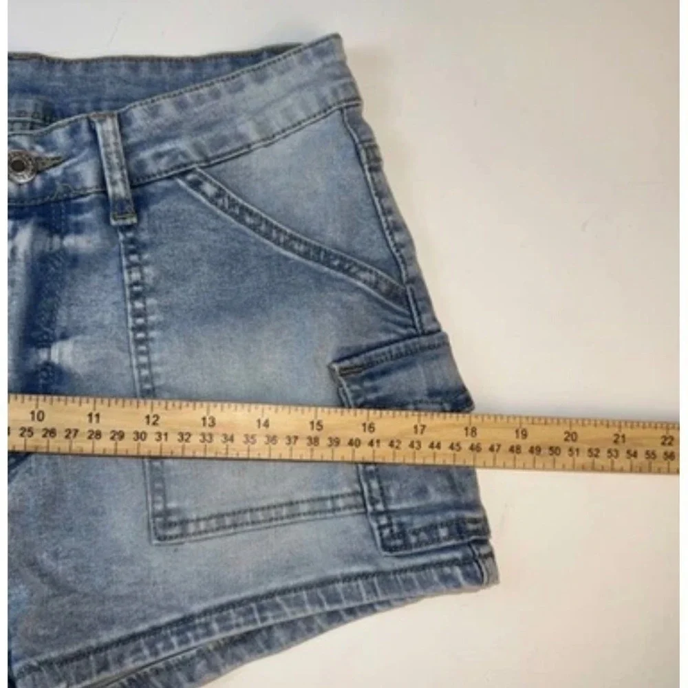Women's Denim Cargo Shorts Light‎ Wash Size 30 (W26) Stretch Medium Rise